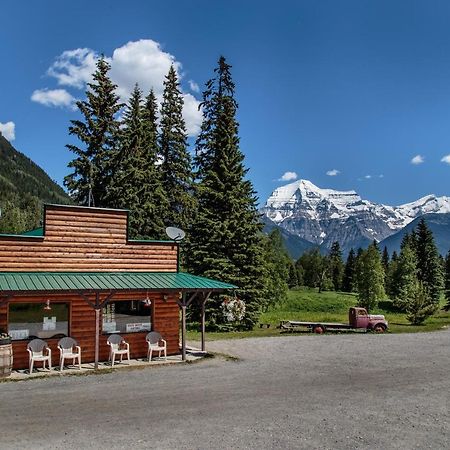 Mount Robson Lodge Bagian luar foto